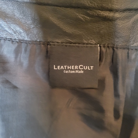 ❣️SALE MUST GO❣️LEATHER CULT MINI SKIRT - Picture 9 of 9